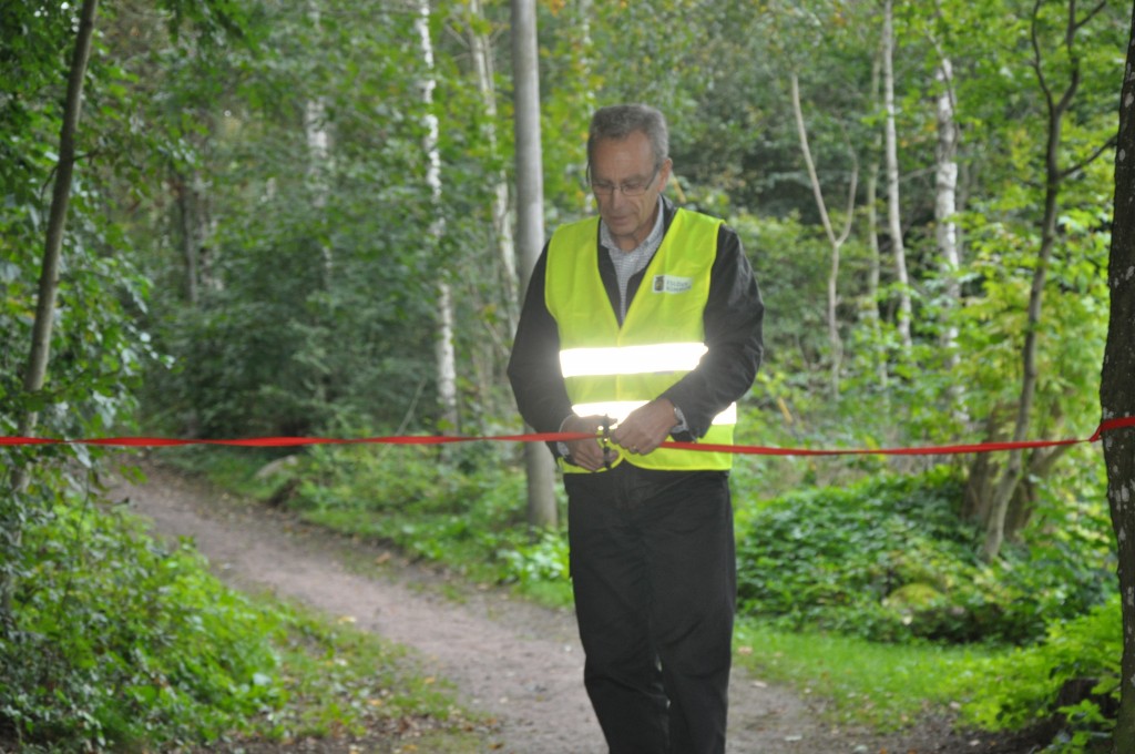 Göran Hallberg inviger motionsspåren i Gyaskogen 20 sept 2011